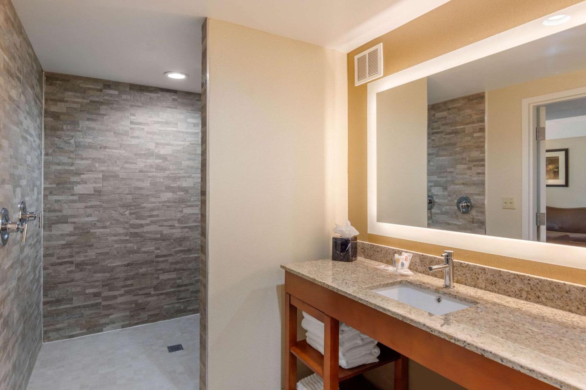 Comfort Suites Southpark Colonial Heights Extérieur photo